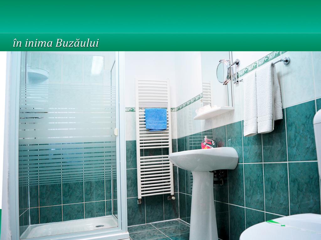 Hotel Pensiunea Casa Matei Berca Habitación foto