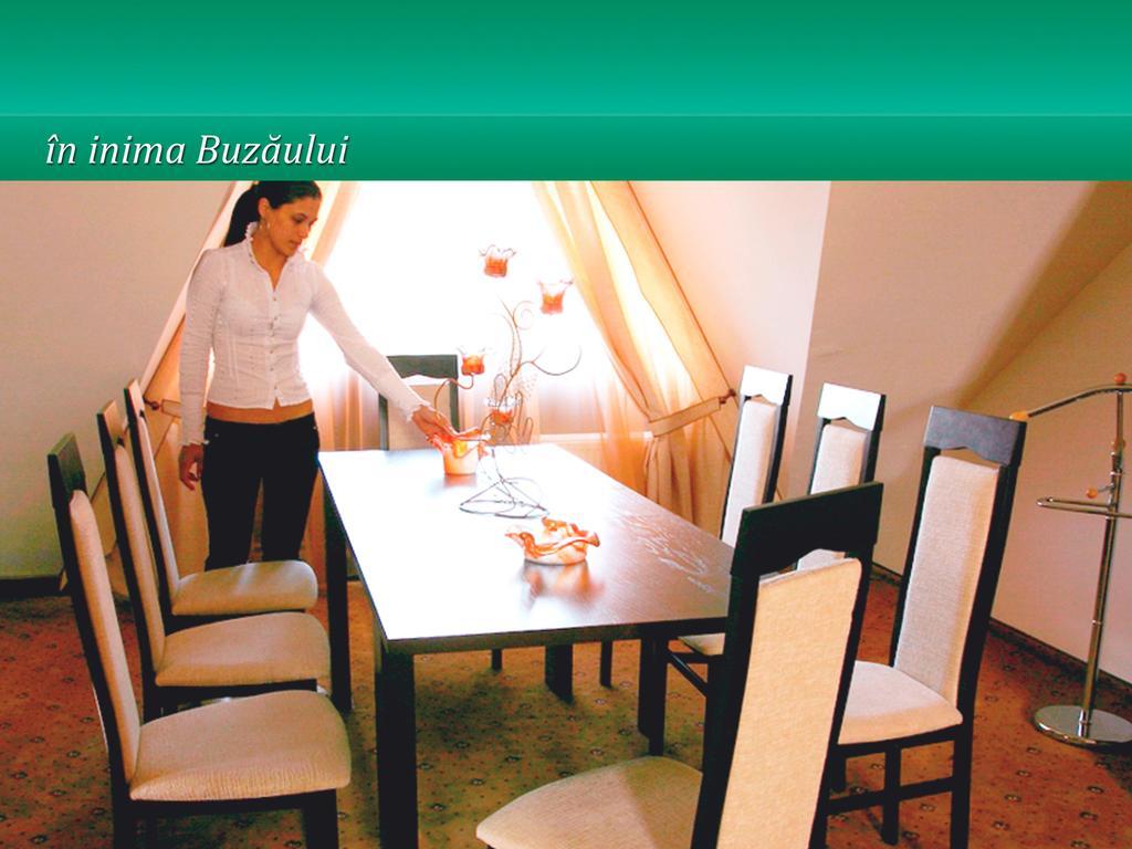 Hotel Pensiunea Casa Matei Berca Habitación foto